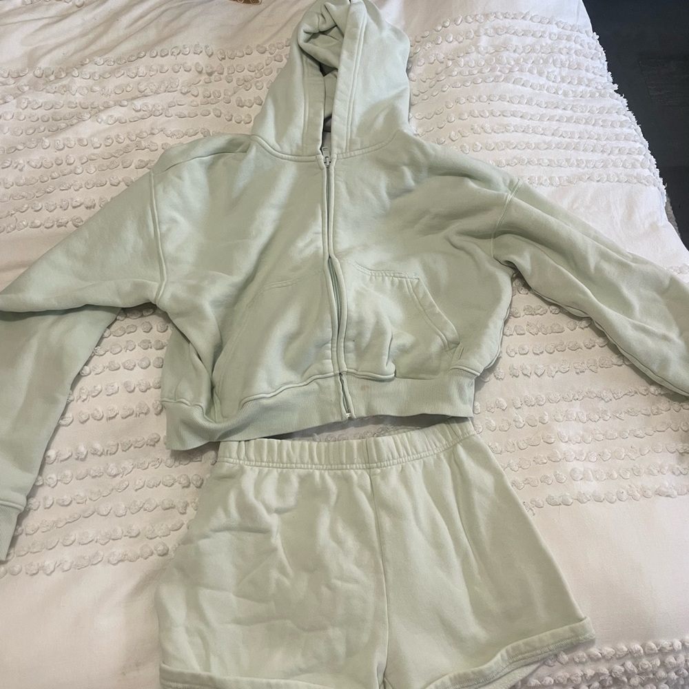 TNA ARITZIA light green sweat set